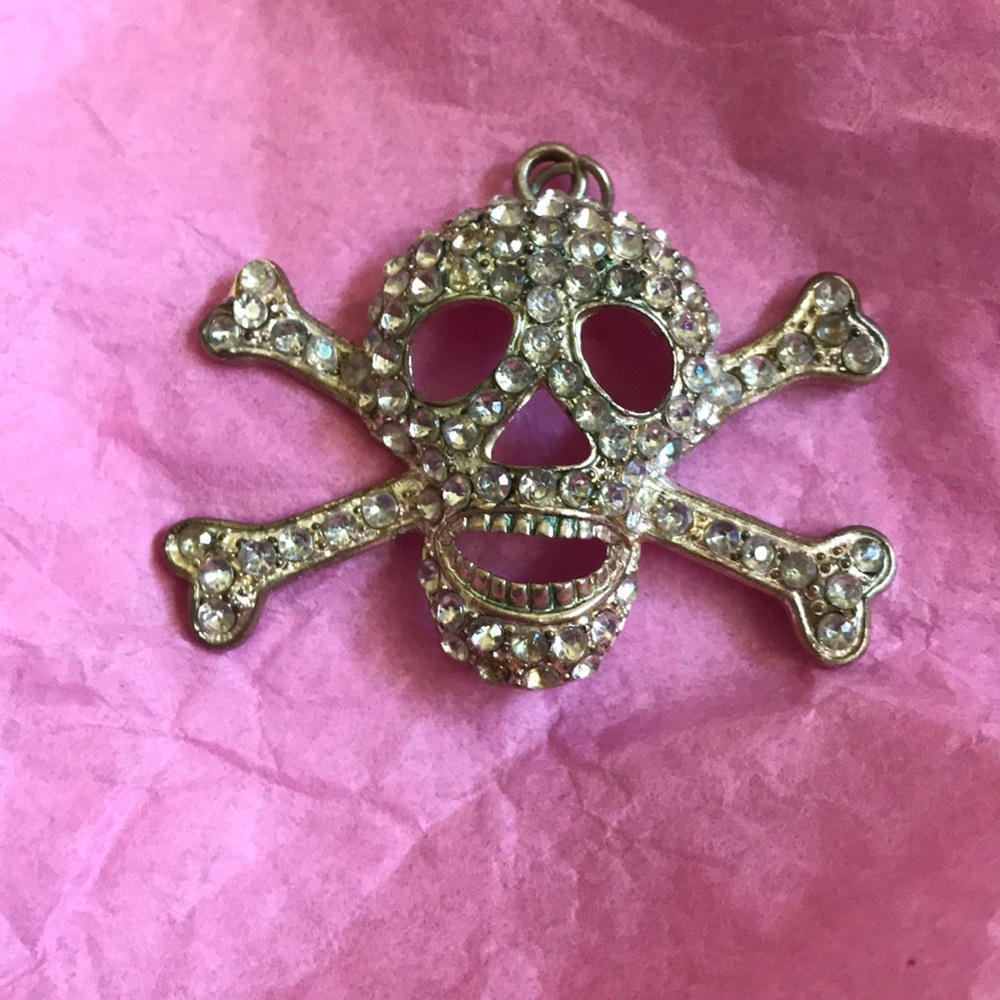 Torrid Skull & Crossbones Pendant.